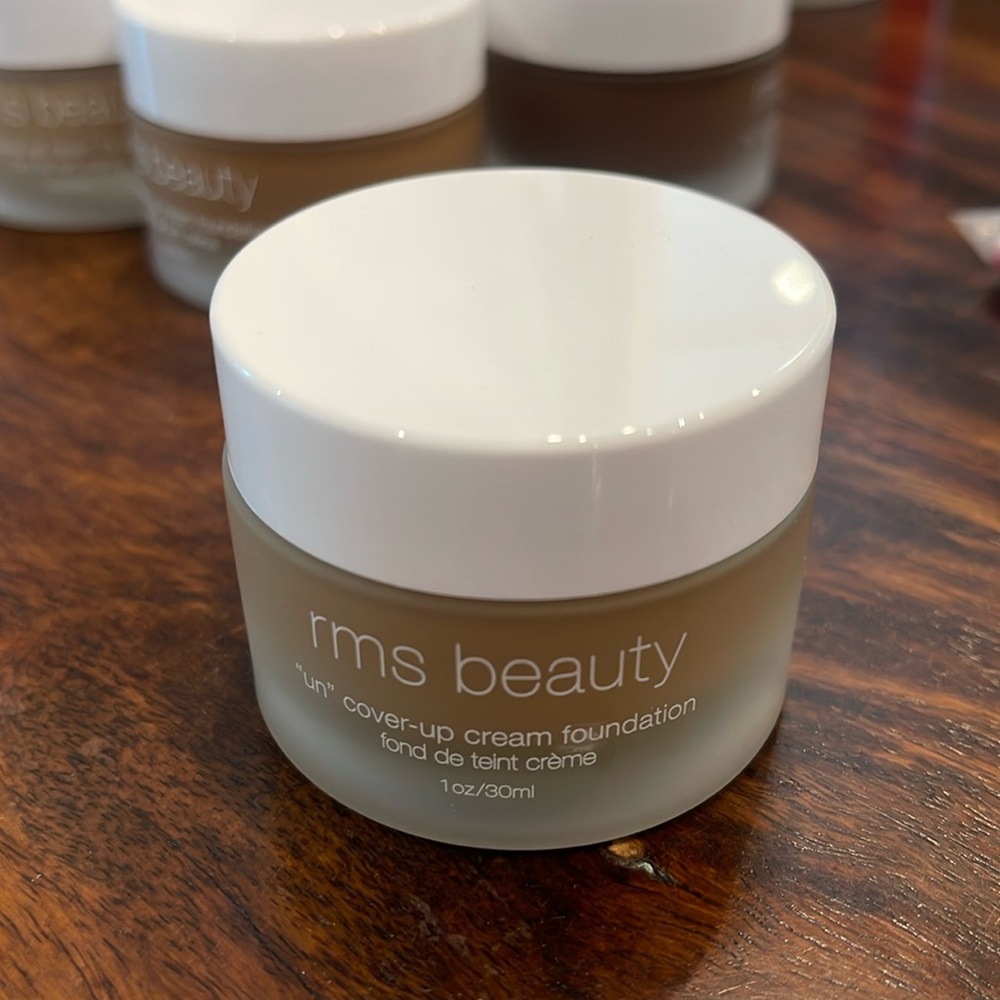RMS beauty “un” cover-up cream foundation SHADE 55

Retailer for RMS beauty